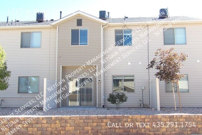 Building Photo - 1677 N Main St