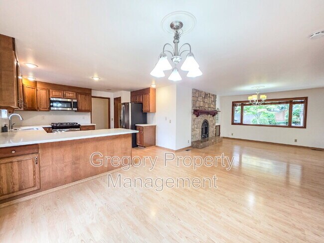 Building Photo - 4155 West Lake Sammamish Pkwy NE
