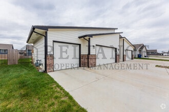 Building Photo - 5287 N Toben Ct