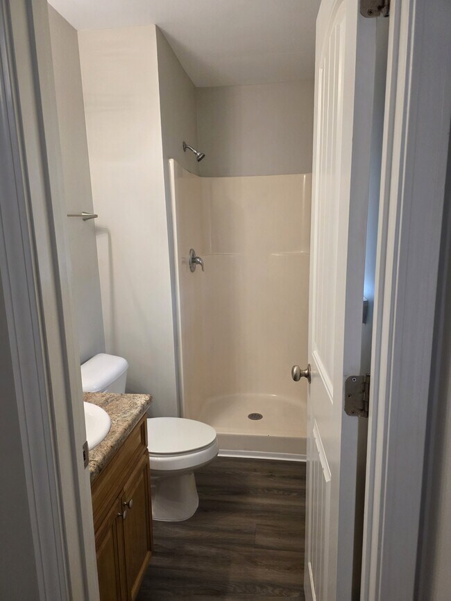 Building Photo - 132 Neva Ave