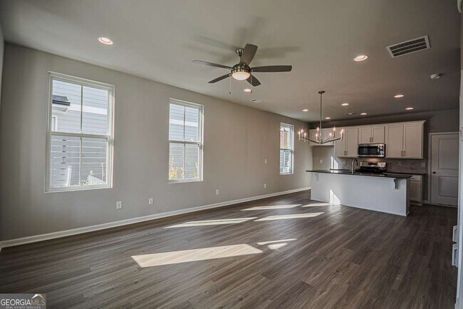 Building Photo - 104 Black Gum