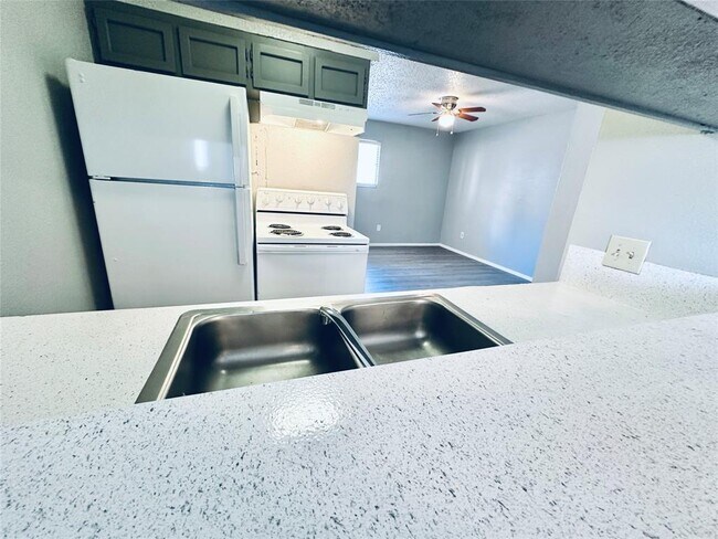 Building Photo - 3702 S 2nd St