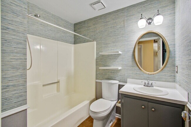 Building Photo - 978 Governors Rd