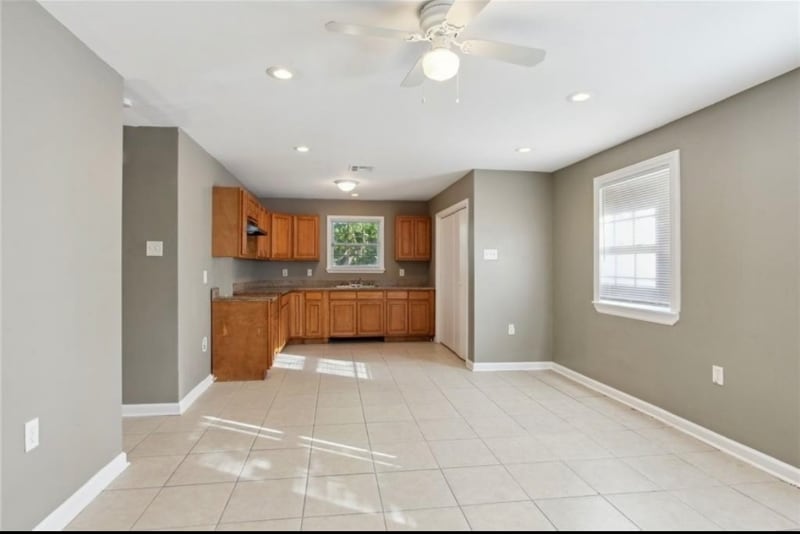 Building Photo - 14040 Wales St