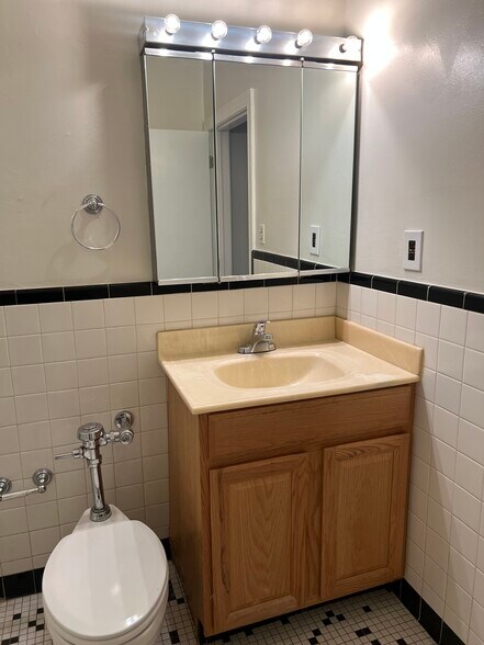 Bathroom 1 Photo 1 - 1 E Chase St