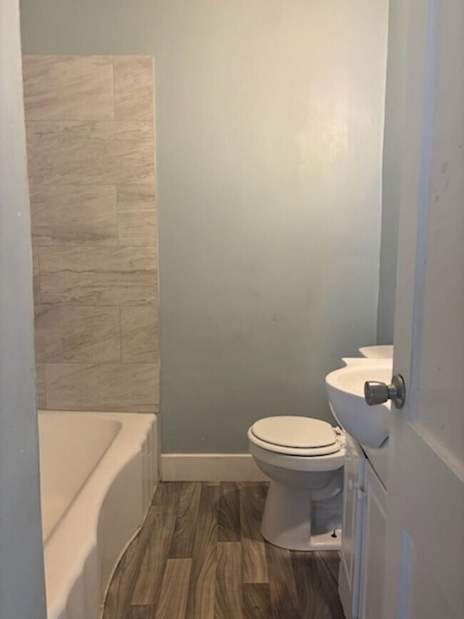 Building Photo - 4833 Churchill Dr