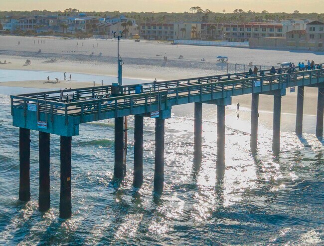 Building Photo - 206 16th St