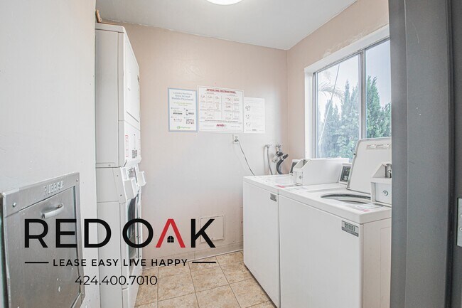 Building Photo - 8309 Cedros Ave