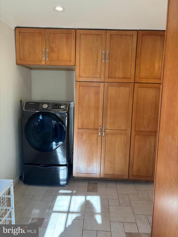 Building Photo - 1249 Derbyshire Rd