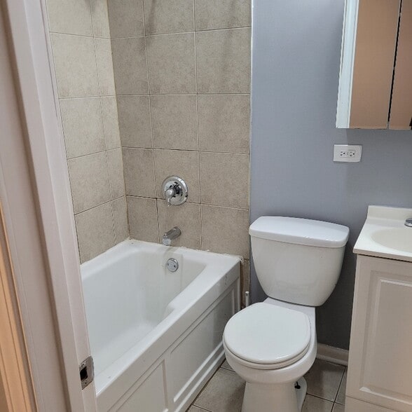 Building Photo - 11611 S Vincennes Ave