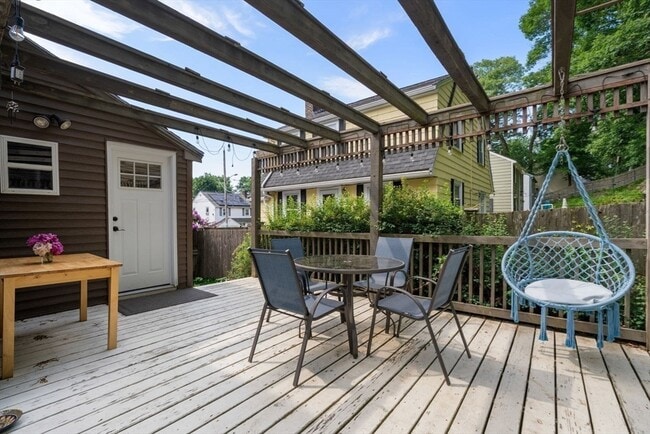 Building Photo - 31 Braeburn Rd