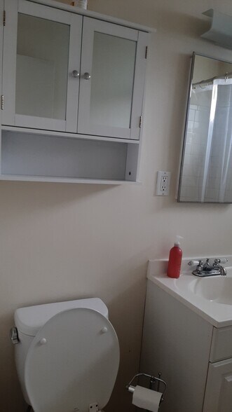 Building Photo - 455 W Elk Ave