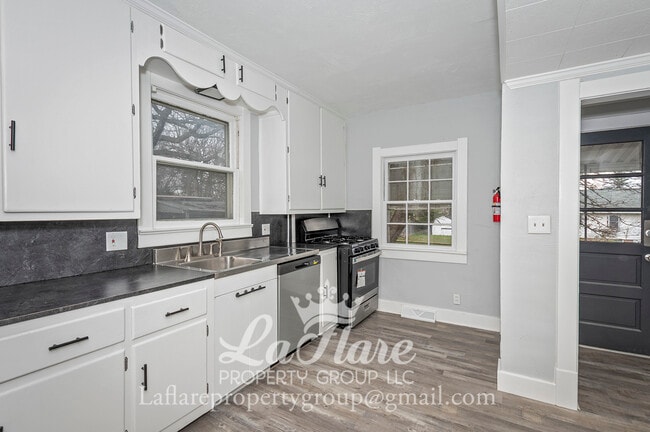 Building Photo - 3508 Willys Pkwy
