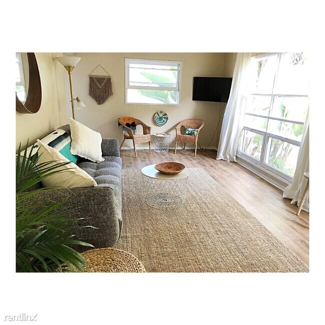 Building Photo - 2 br, 1 bath Apartment - 710 3rd St