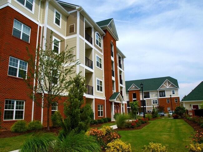 Building Photo - B3 | 2 Bed 2 Bath | 1244 sf | $1920 - $2207 | 6 to 15 month lease terms