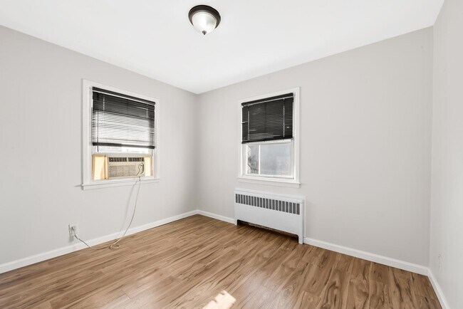Building Photo - 81 Van Wagenen Ave