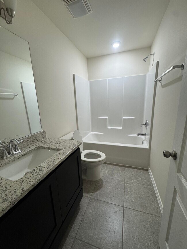 Building Photo - 1828 Port Louisiana Dr