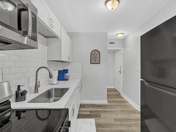 Building Photo - 7 Division St