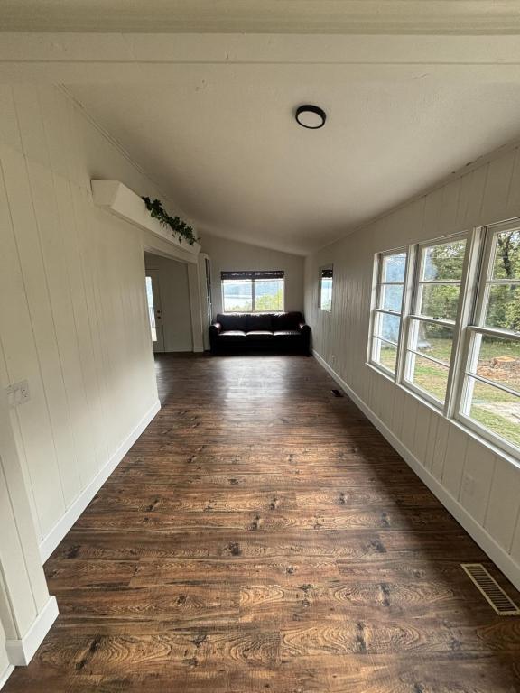 Building Photo - 1527 Cranfield Rd