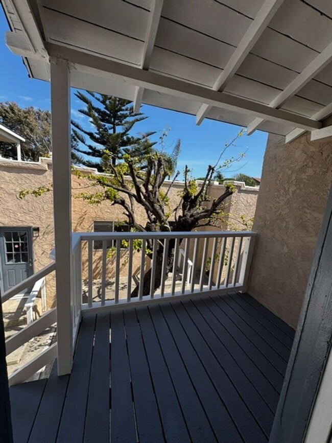Building Photo - 2 Bedroom Beach cottage in Ventura
