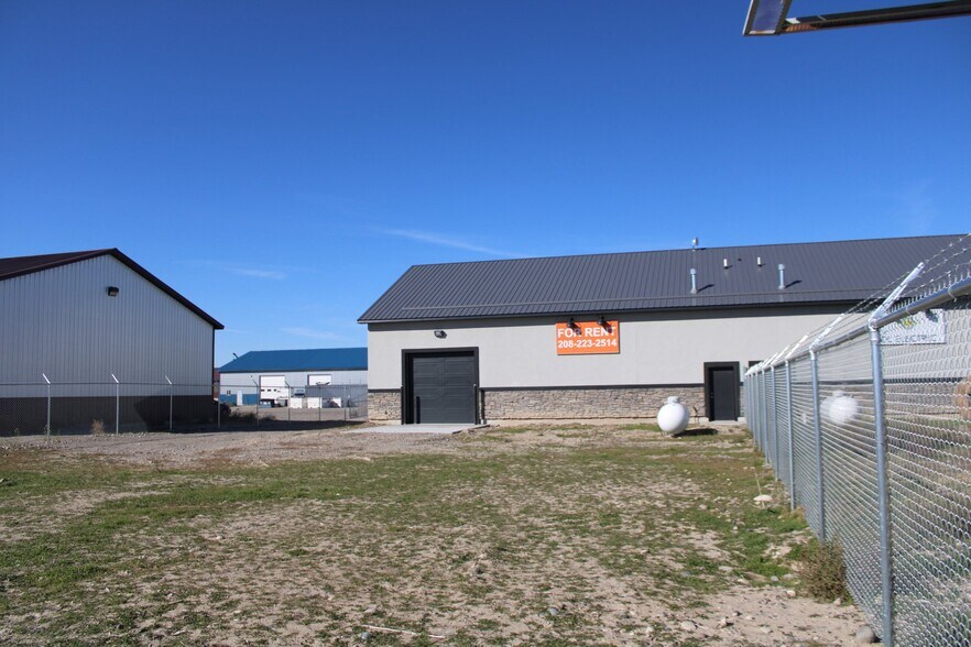 Building Photo - 57 W 465 N