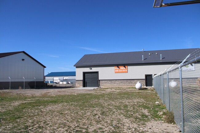 Building Photo - 57 W 465 N