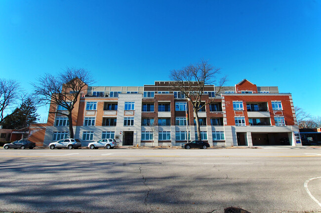 Primary Photo - 1202 Waukegan Rd