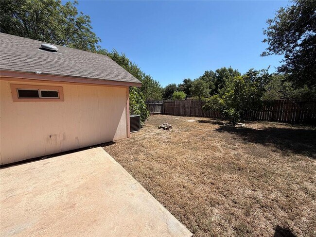 Building Photo - 16821 Whitebrush Loop