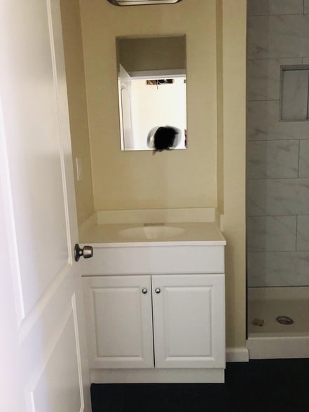 Building Photo - 14643 Chatsworth St