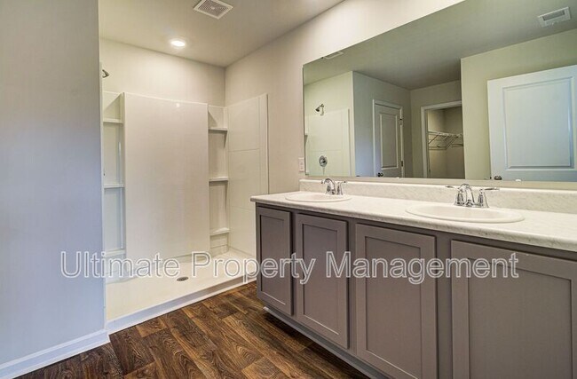 Building Photo - 1823 Fox Trce Cir