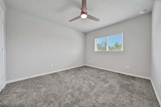 Building Photo - 11910 Amber Oak Wy