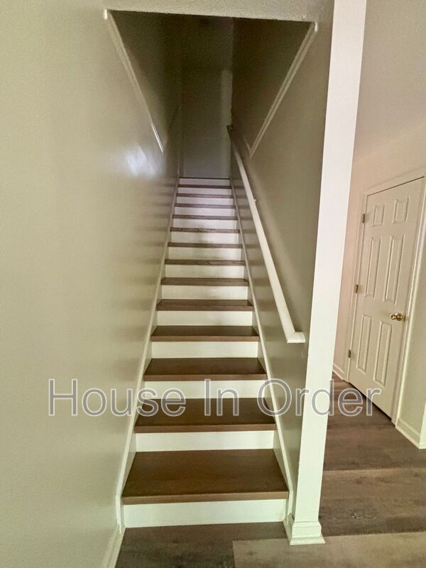 Building Photo - 5 Rathfarnham Rd