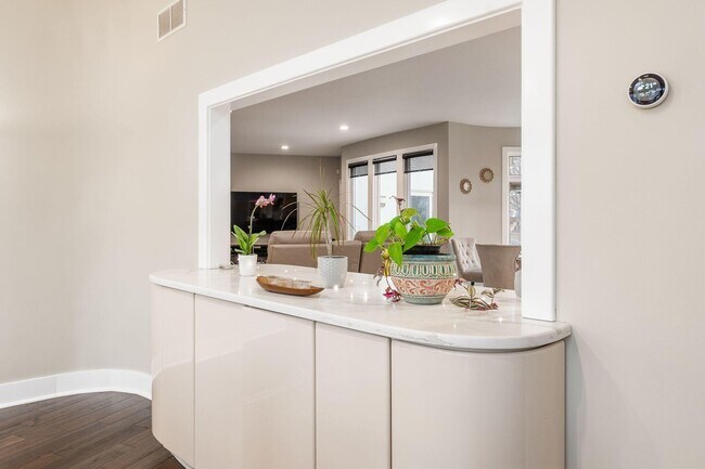 Building Photo - 4602 Sandwich Ct