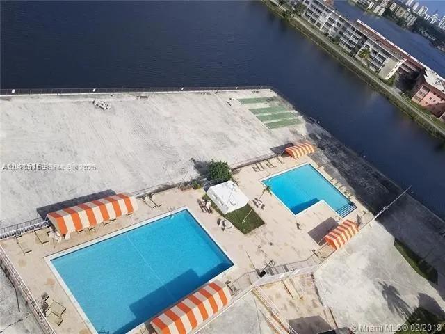 Building Photo - 1301 NE Miami Gardens Dr