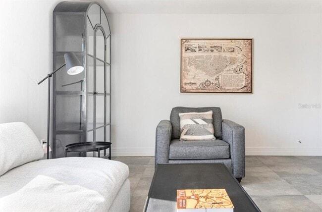 Building Photo - 1205 W Adalee St