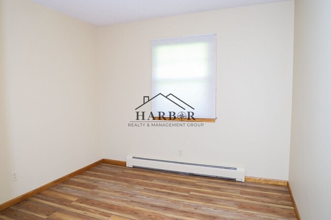 Building Photo - 3504 Ogden Ct NE