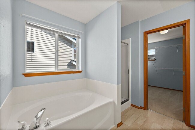 Building Photo - Spacious 4-Bed Home in DuPont | Huge Loft & 5 Mins to JBLM!