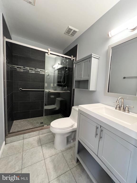Building Photo - 22464 Maison Carree Square