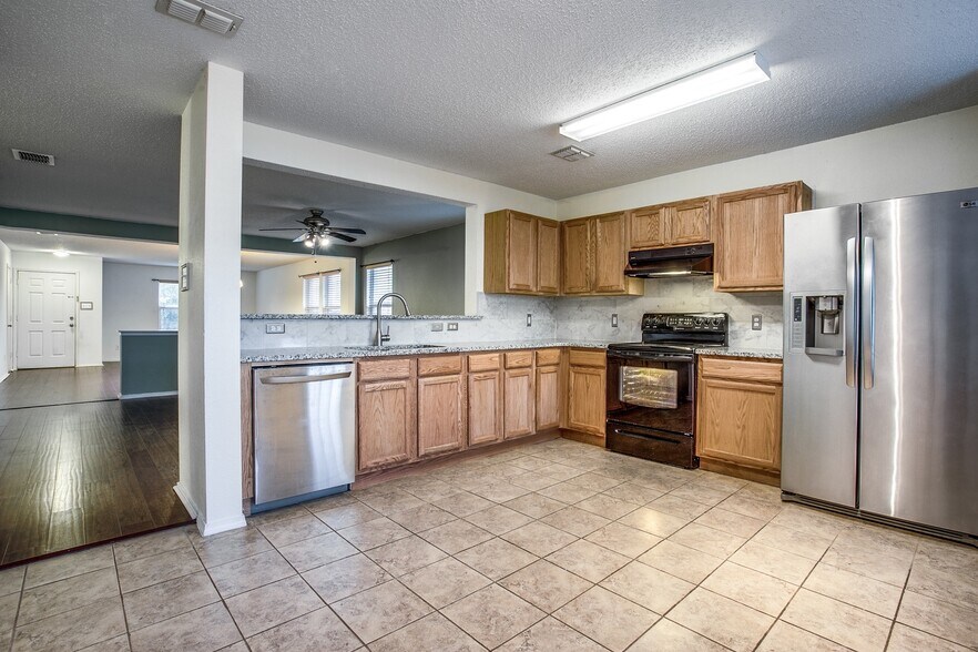 Building Photo - 3820 Bandera Ranch Rd