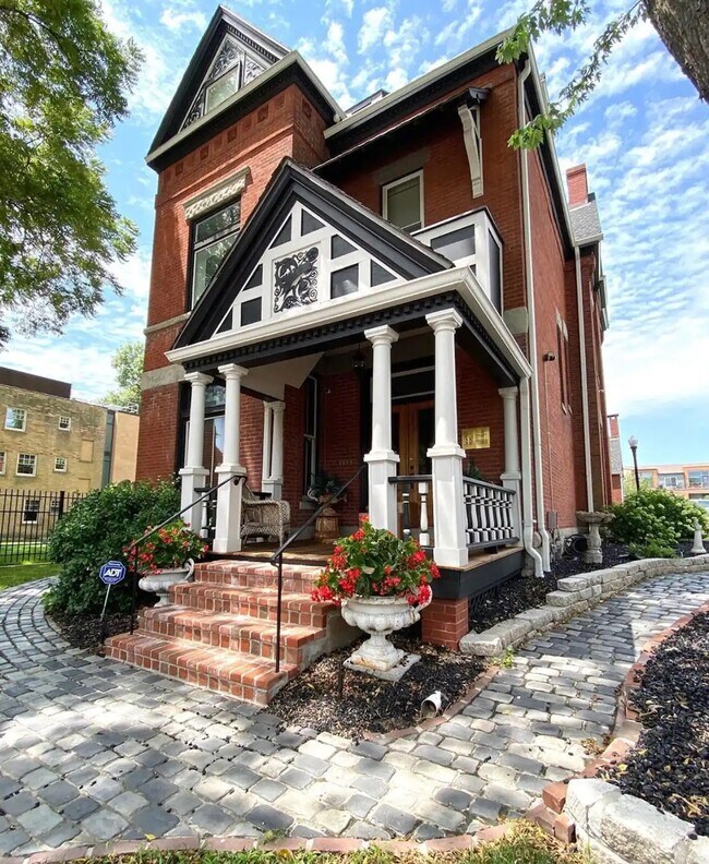 Building Photo - 1020 Pennsylvania Ave