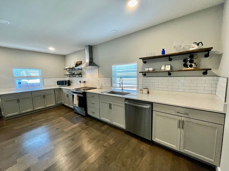 Building Photo - 1520 Spann Ave