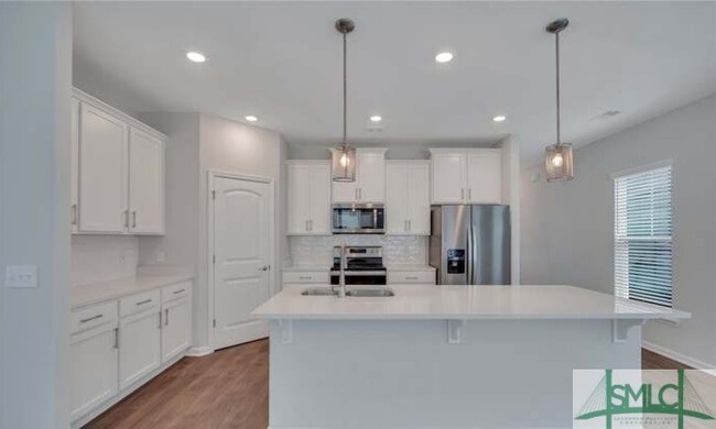 Building Photo - 63 Pomona Cir