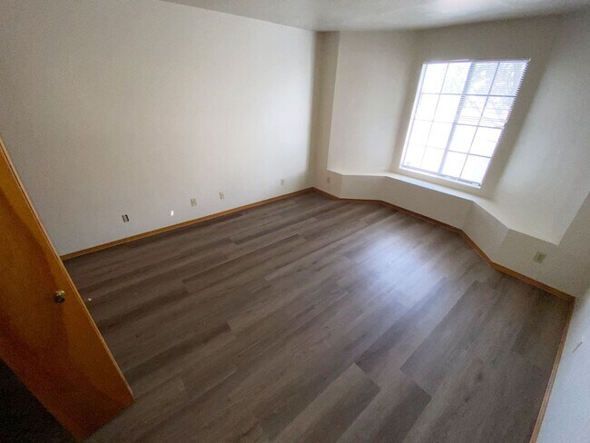 Building Photo - 11343 W Townley Ave