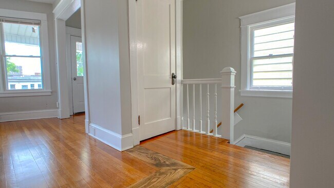 Building Photo - 544 Hudson Ave