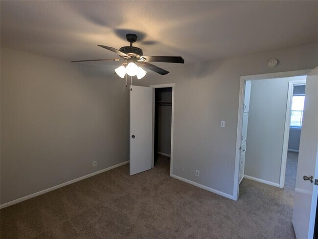 Building Photo - 7800 Northcrest Blvd