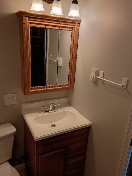 Building Photo - 179 Main St