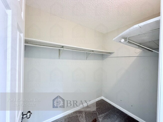 Building Photo - 411 Parkridge Dr