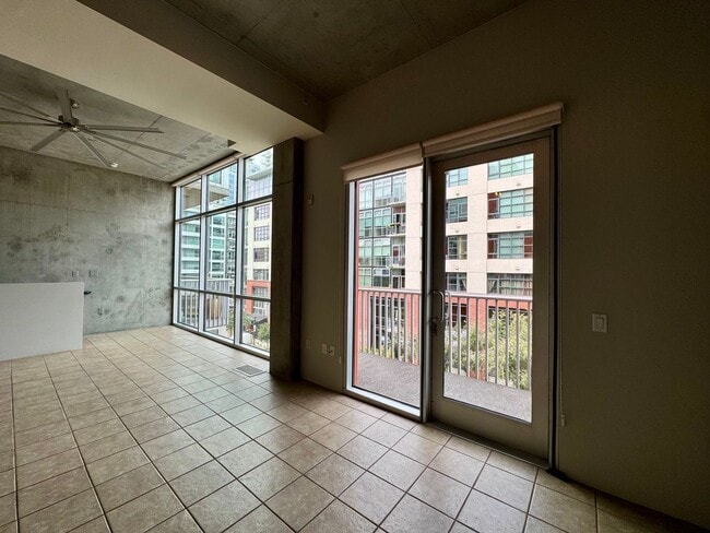 Building Photo - 1025 Island Ave