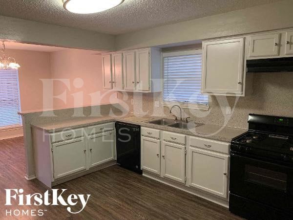 Building Photo - 15511 Evergreen Grove Dr