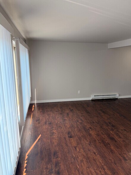 Building Photo - 14409 8th Ave SW